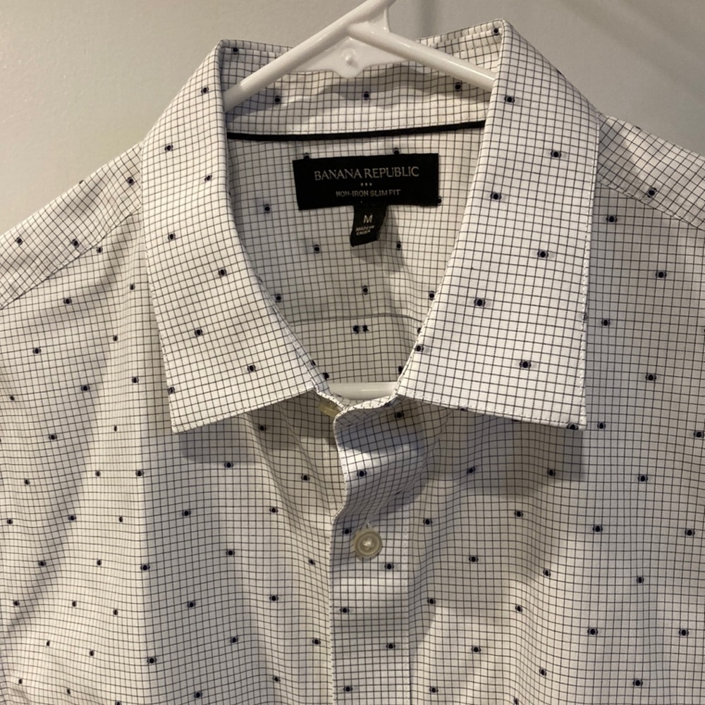 Banana Republic slim fit shirt. Size M.
